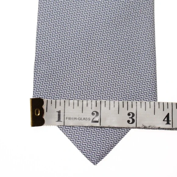 Drake's NWT Neck Tie in Blue & White Mini Chevron Pattern 100% Silk